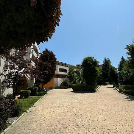 Апартхотел Marina Cape 4*
